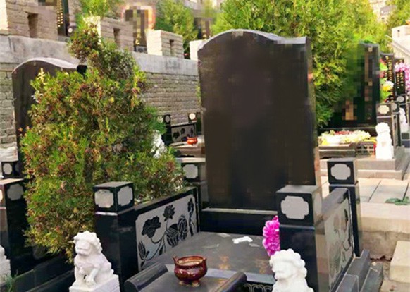 方正碑（传统立碑）