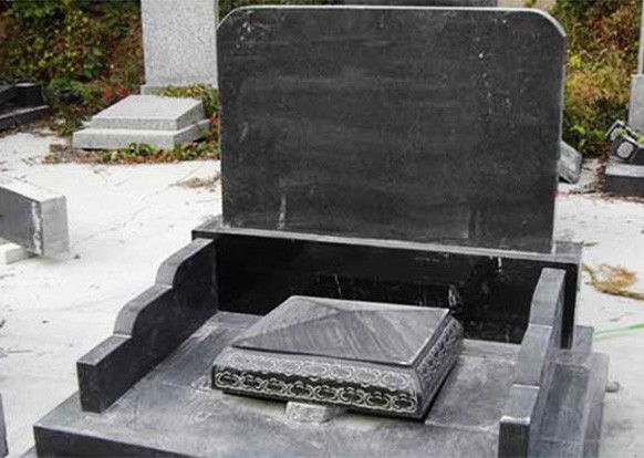 基座碑（传统立碑）